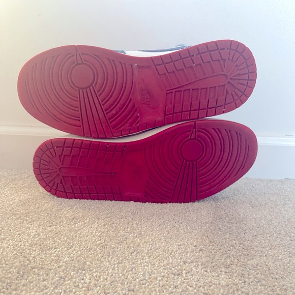 Air Jordan 1 Retro Mid True Blue size 10.5 🔴🔵⚪️ - Picture 4 of 7